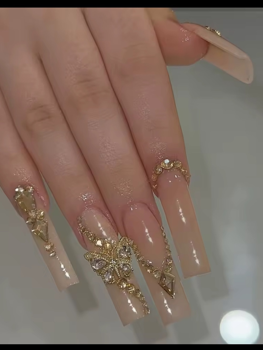 24 pcs nails natural delicate & comfortable reusable!